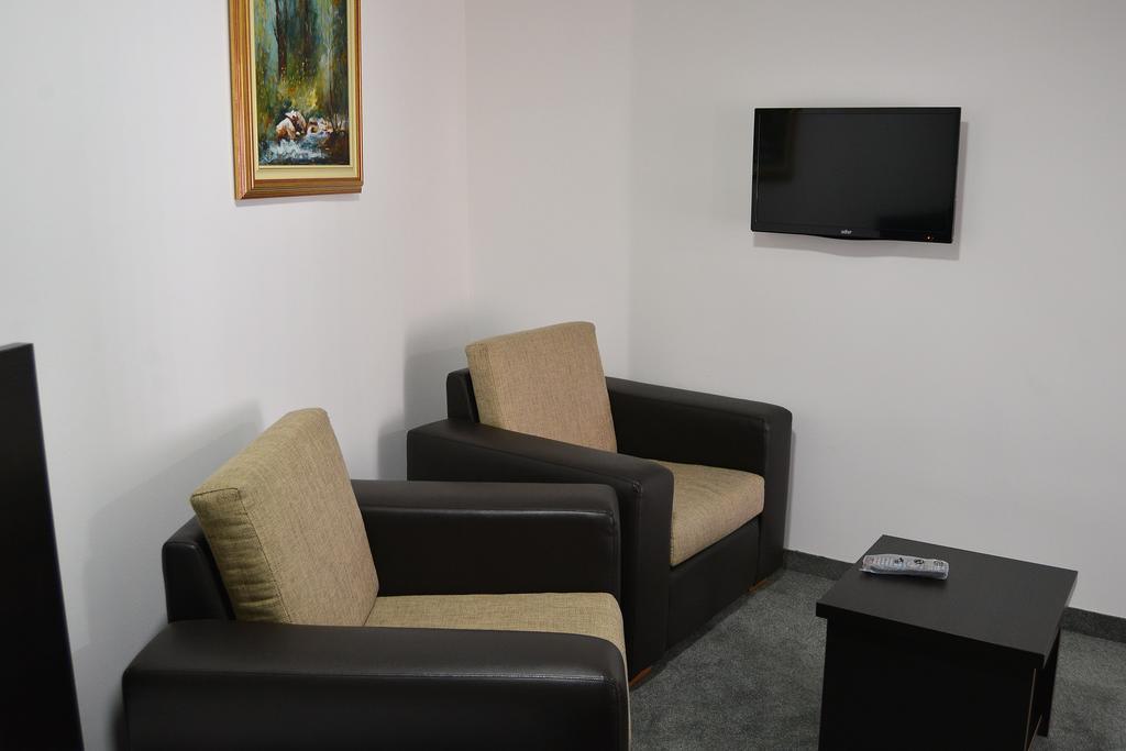 Hotel Golf Kruševac Habitación foto