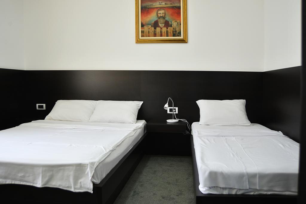 Hotel Golf Kruševac Habitación foto